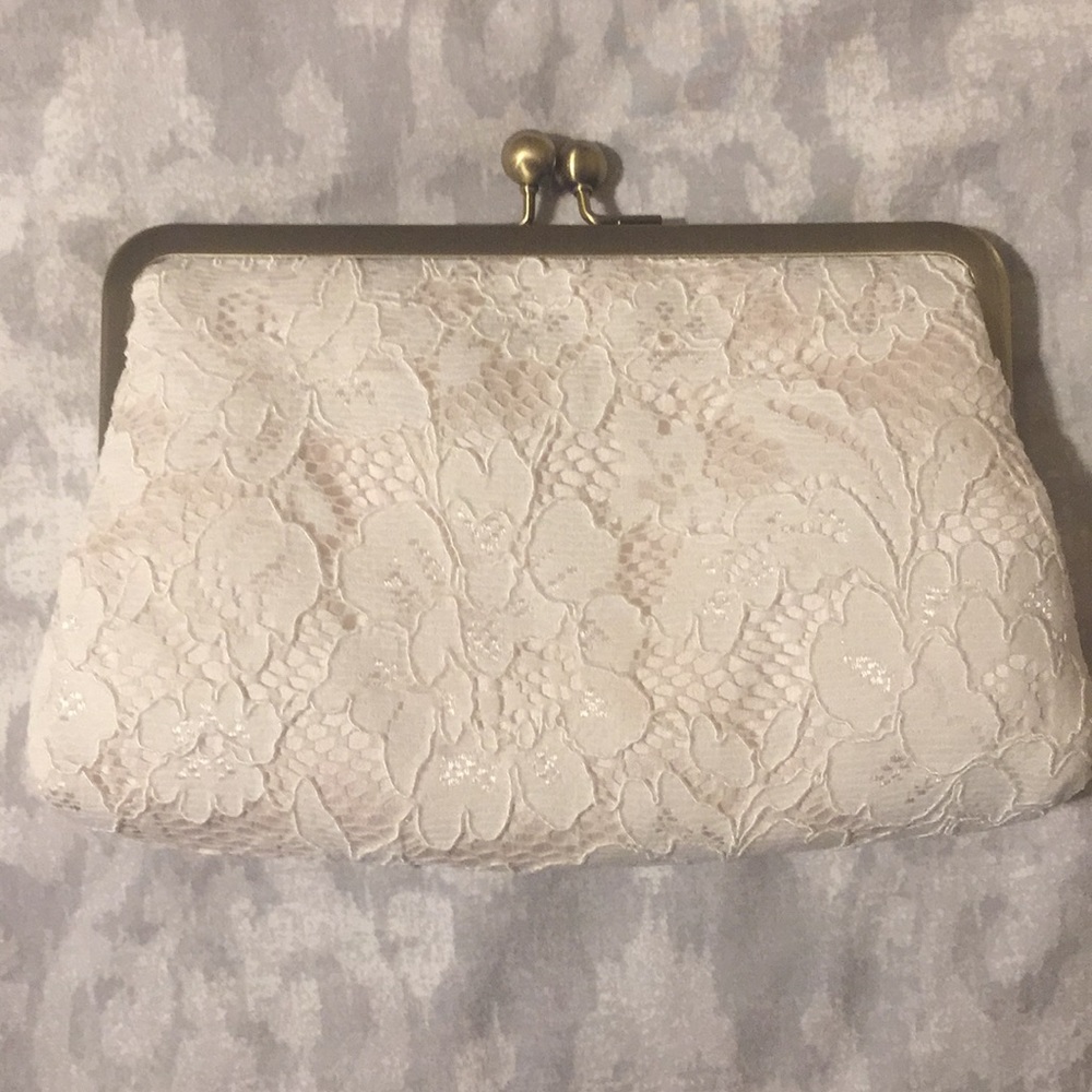 Bridal clutch